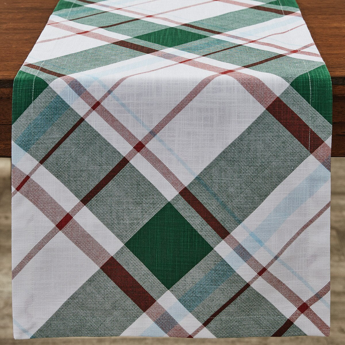 Linens Blitzen Plaid